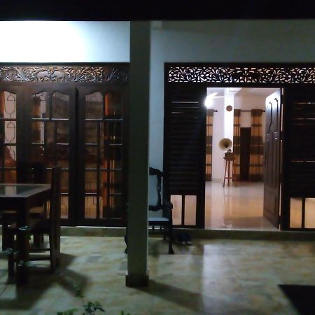 Sinhagiri Hotel & Restaurant Tangalle Buitenkant foto